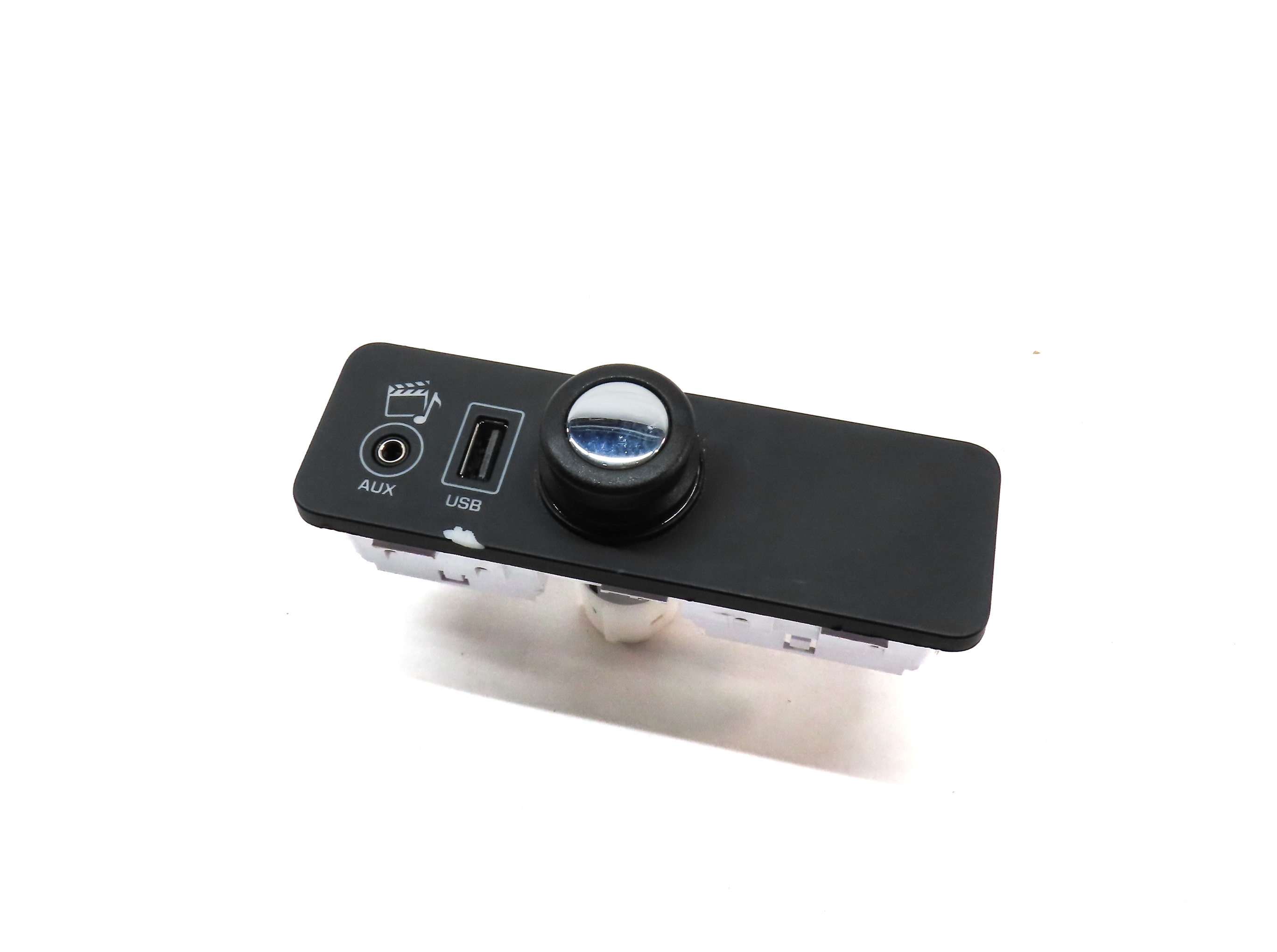 2015 LAND RANGE ROVER SPORT (L494) AUXILIARY AUX USB INPUT JACK w/12V PLUG — exact item pictured